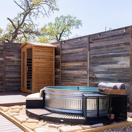 Romantic Tiny Luxury Retreat W Heated Pool, Sauna N Outdoor Shower In Wimberley 10 Acres Villa Luaran gambar