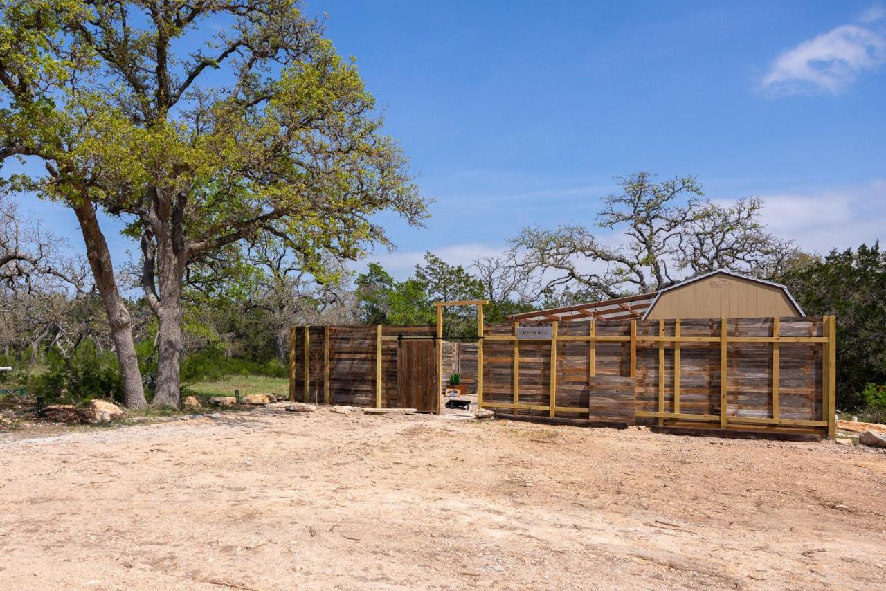 Romantic Tiny Luxury Retreat W Heated Pool, Sauna N Outdoor Shower In Wimberley 10 Acres Villa Luaran gambar